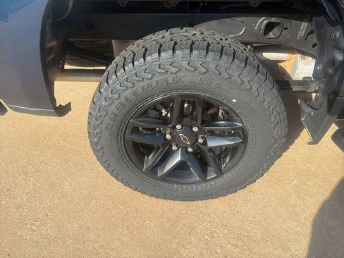 Used 2021 Chevrolet Silverado 1500 LT Trail Boss AWD/4WD image 9