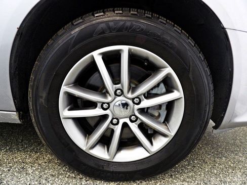 Used 2016 Dodge Grand Caravan SE FWD image 19
