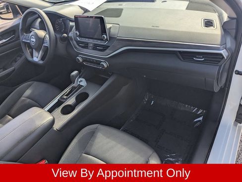 Used 2025 Nissan Altima 2.5 SV FWD image 31