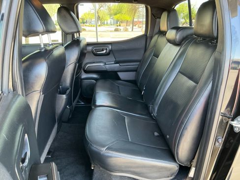 Used 2018 Toyota Tacoma TRD Pro AWD/4WD image 17