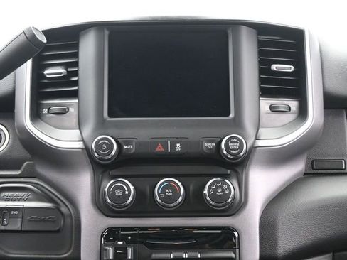 Used 2024 RAM 2500 Big Horn AWD/4WD image 26