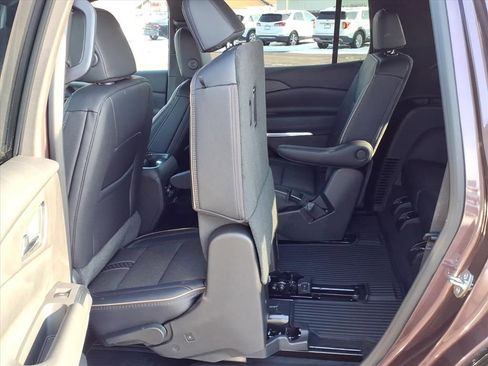 New 2026 Chevrolet Traverse High Country w/ LPO, Floor Liner Package image 8