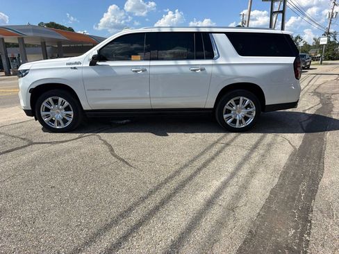 Used 2024 Chevrolet Suburban High Country w/ Advanced Technology Package AWD/4WD image 8