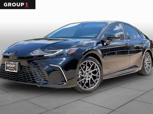 Used 2025 Toyota Camry XSE FWD image 1