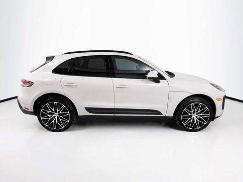 New 2026 Porsche Macan image 8
