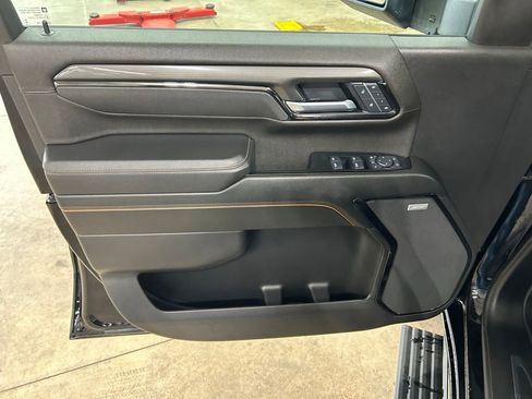 Used 2025 GMC Sierra 3500 AT4 w/ AT4 Premium Plus Package AWD/4WD image 14