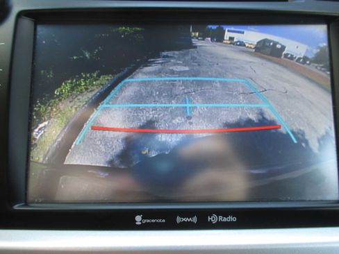 Used 2019 Toyota Highlander XLE image 32