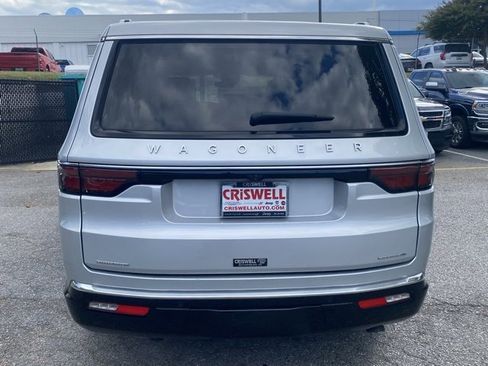 Used 2023 Jeep Wagoneer Series III w/ Preferred Equipment Group image 6