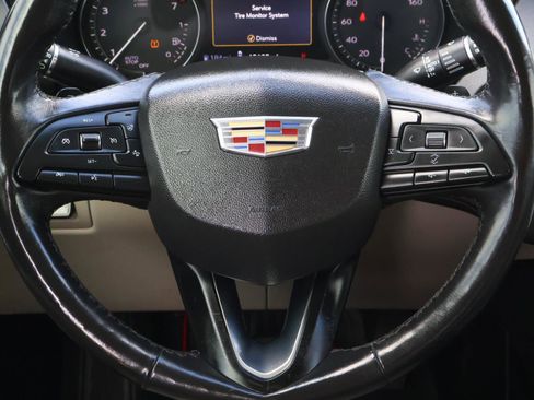 Used 2019 Cadillac XT4 Premium Luxury image 12