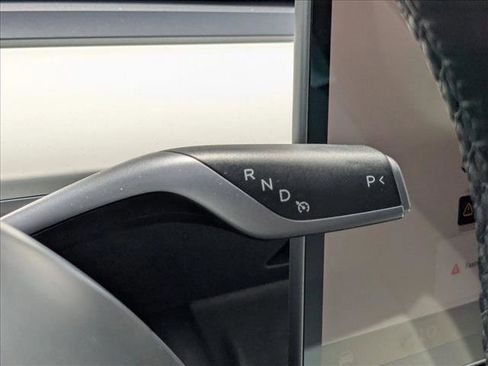 Used 2023 Tesla Model 3 Standard Range image 11