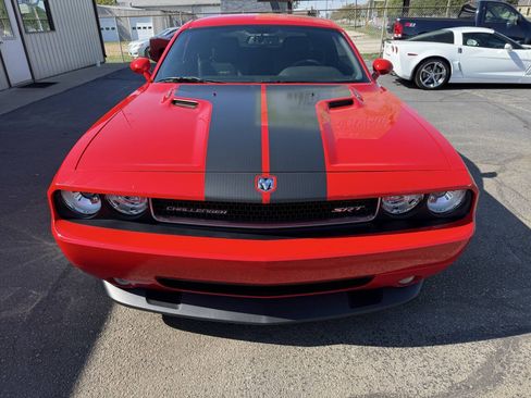 Used 2009 Dodge Challenger SRT8 w/ SRT Option Group II RWD image 23