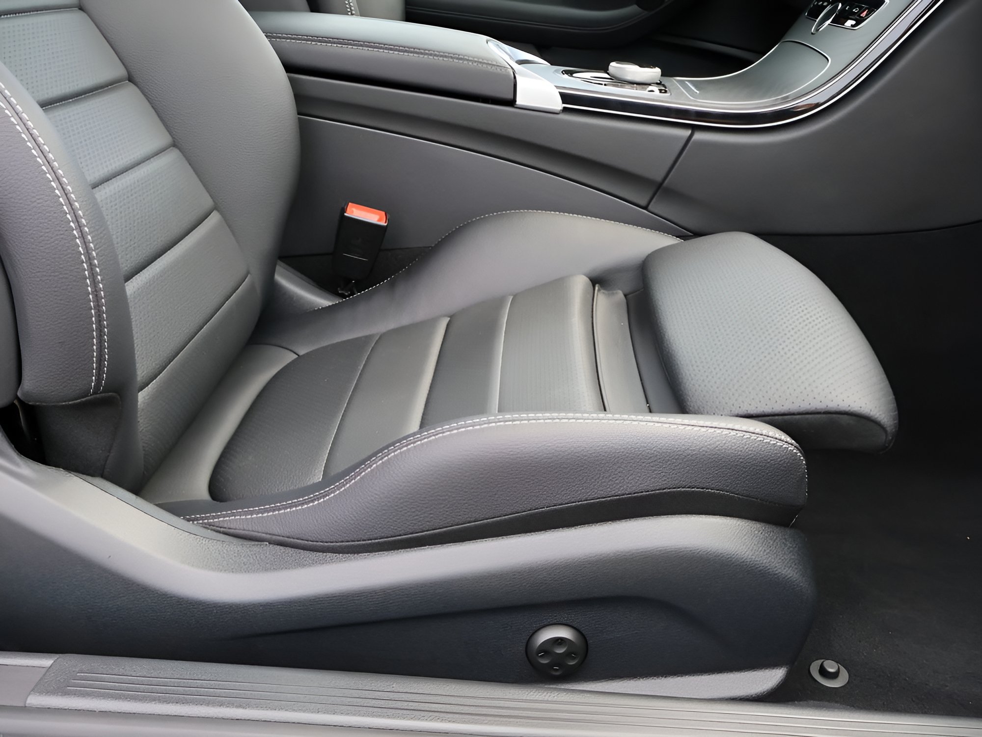 Certified 2023 Mercedes-Benz C 300 4MATIC Coupe image 12
