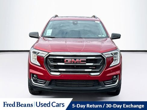 Used 2024 GMC Terrain AT4 w/ Infotainment Package II image 2