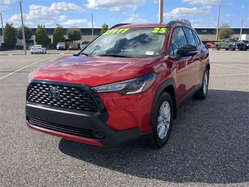 Certified 2025 Toyota Corolla Cross LE image 8