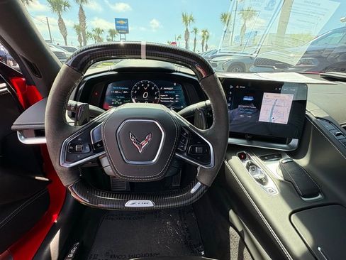 Used 2025 Chevrolet Corvette Z06 RWD image 15