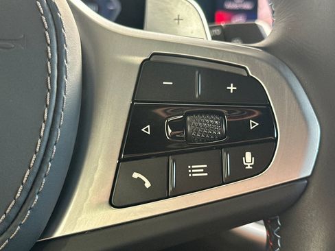 Used 2025 BMW X5 M60i AWD/4WD image 32