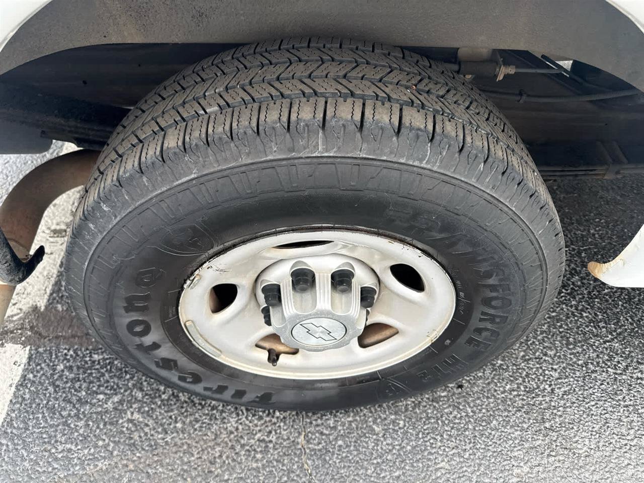 Used 2015 Chevrolet Express 2500 RWD image 9