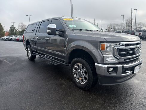 Used 2022 Ford F250 Lariat w/ Chrome Package image 4