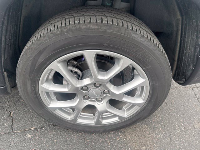 Used 2024 Jeep Compass Latitude AWD/4WD image 6