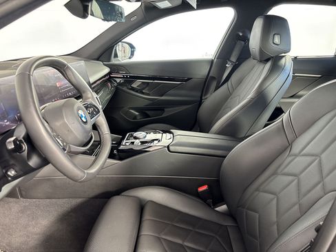 Used 2026 BMW 530i RWD image 5