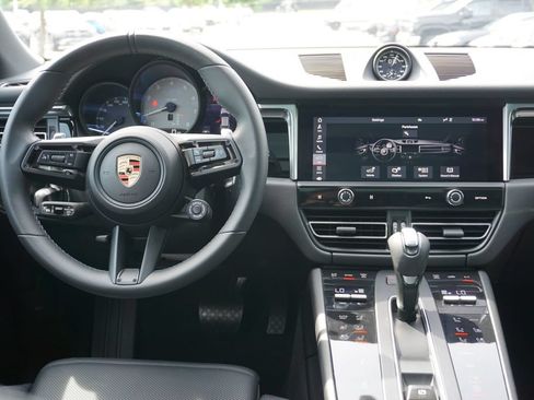 Used 2023 Porsche Macan S AWD/4WD image 52