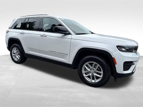 New 2026 Jeep Grand Cherokee Laredo AWD/4WD image 1