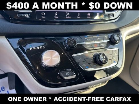Used 2024 Chrysler Pacifica Touring-L image 17