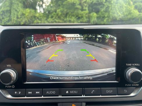 Used 2024 Nissan Altima 2.5 S FWD image 31