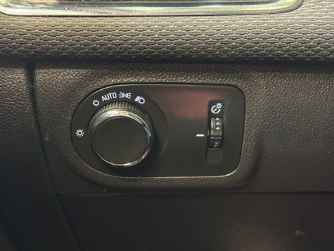Used 2017 Chevrolet Cruze LS FWD image 26
