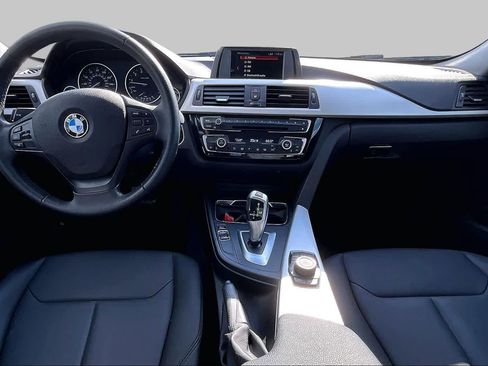 Used 2018 BMW 320i Sedan RWD image 16