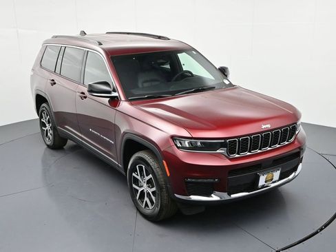 Used 2025 Jeep Grand Cherokee L Limited AWD/4WD image 26