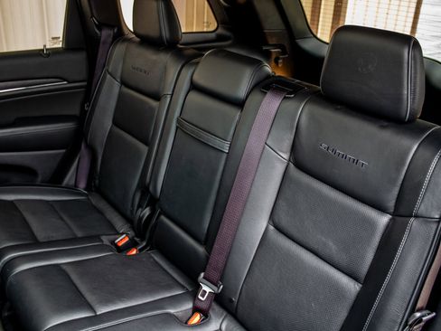 Used 2021 Jeep Grand Cherokee Summit AWD/4WD image 25