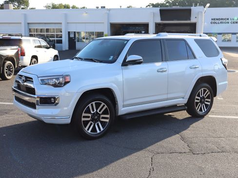 Used 2024 Toyota 4Runner Limited AWD/4WD image 5