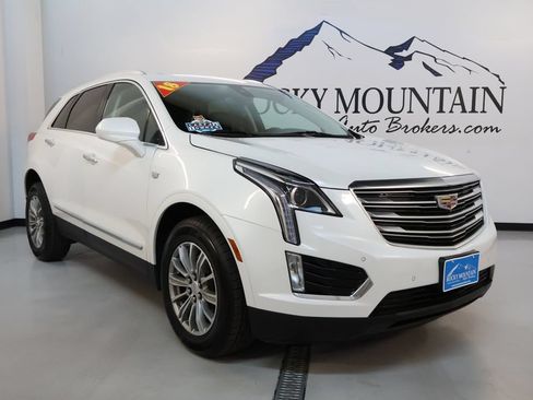 Used 2018 Cadillac XT5 Luxury w/ Driver Awareness Package AWD/4WD image 1