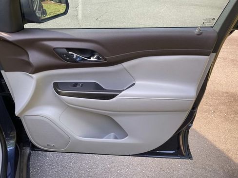 Used 2019 GMC Acadia SLT FWD image 36