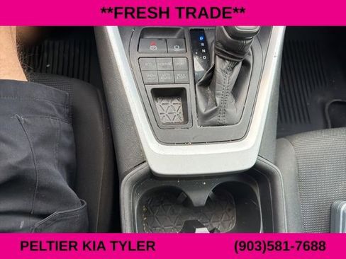 Used 2021 Toyota RAV4 LE image 21