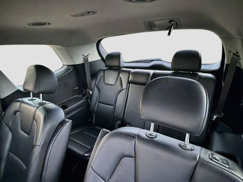 Used 2025 Kia Telluride S AWD/4WD image 30
