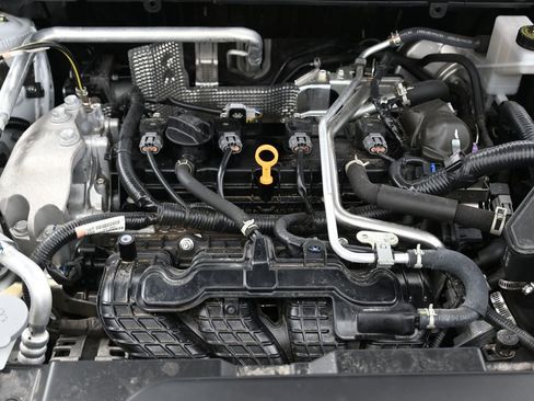 Used 2024 Mitsubishi Outlander ES image 39