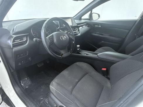 Used 2018 Toyota C-HR XLE image 12