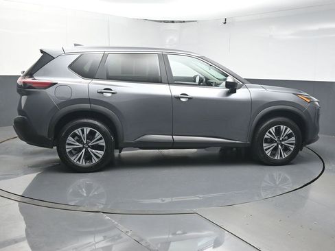 Used 2023 Nissan Rogue SV image 8