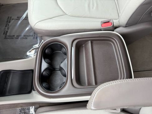 Used 2017 Chrysler Pacifica Touring-L image 23