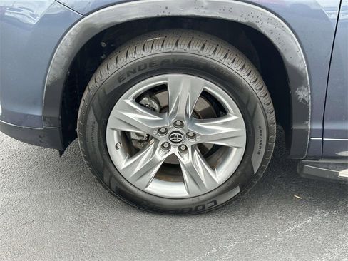 Used 2019 Toyota Highlander Limited image 29