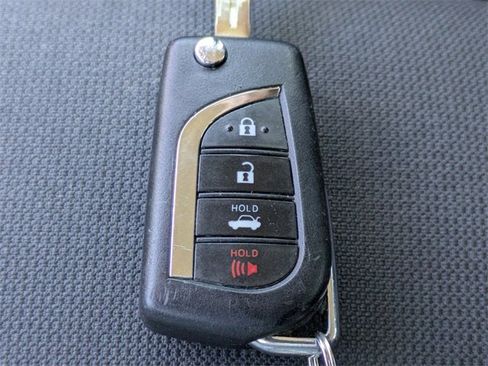 Used 2022 Toyota Corolla LE image 24