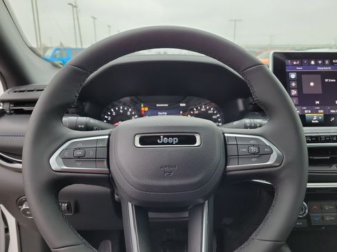 New 2026 Jeep Compass Latitude image 21