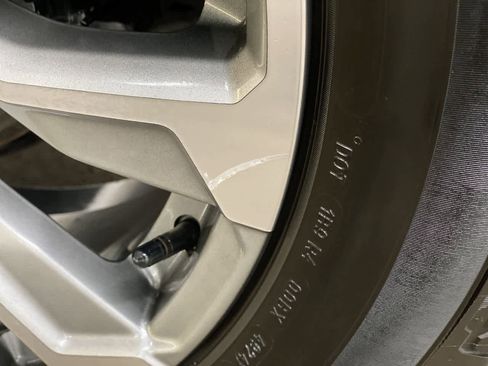 Used 2021 GMC Yukon Denali w/ Denali Premium Package image 35