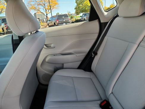 Used 2025 Hyundai Kona SE image 17