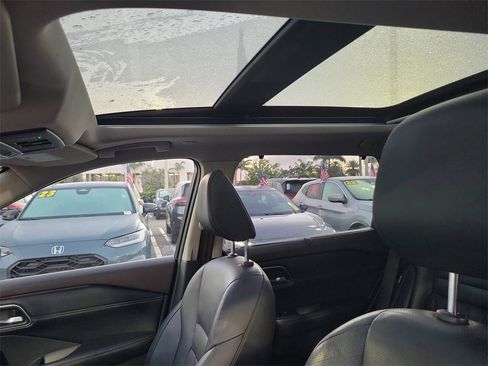 Certified 2022 Nissan Rogue Platinum w/ Head-Up Display Package image 15