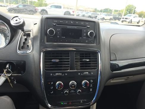 Used 2017 Dodge Grand Caravan SXT FWD image 20