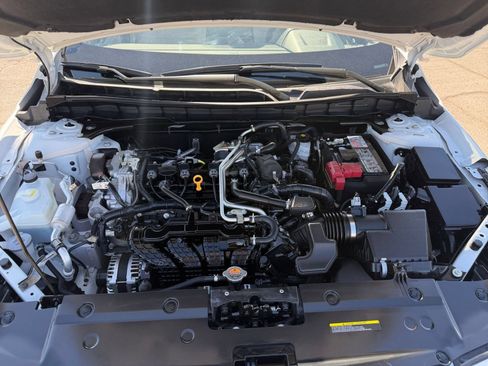 Used 2025 Nissan Altima 2.5 SV FWD image 32
