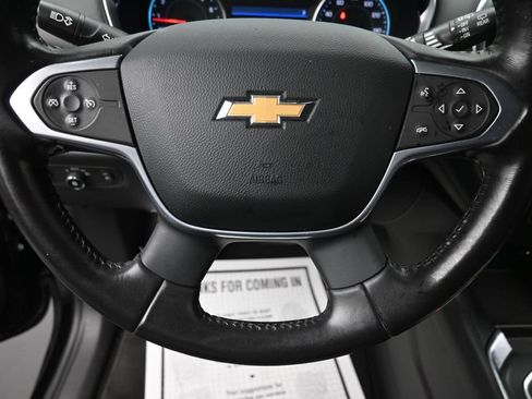 Used 2021 Chevrolet Traverse LT FWD image 17